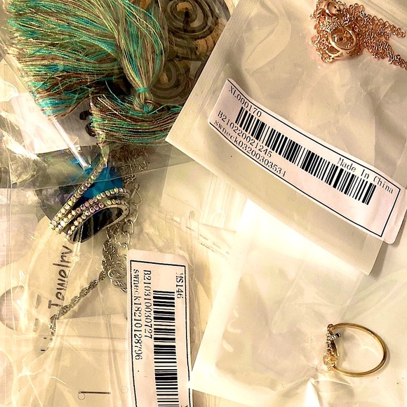 🌾MYSTERY SURPRISE 18 FOR $68 JEWELRY BUNDLE - Picture 10 of 16